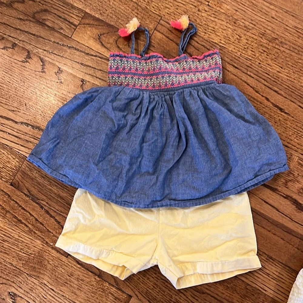 CHAMBRAY EMBROIDERED TOP WITH MATCHING YELLOW SHORT SET - 2T